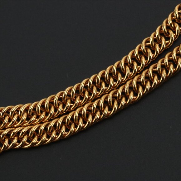 Chanel Vintage 31 Rue Cambon Medallion Choker Necklace - Picture 4 of 7